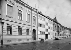 Magyarország, Szombathely, Szily János utca páros oldala a Petőfi Sándor utca felől a Berzsenyi tér felé nézve., 1967, Építésügyi Dokumentációs és Információs Központ, VÁTI, Fortepan #28812