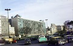 Argentína, Buenos Aires, Avenida 9 de Julio felől a Calle Carlos Pellegrini, szemben a Calle Sarmiento és a Calle Teniente General Juan Domingo Perón között a Mercado del Plata., 1969, Csaba László örökösei, Fortepan #288225