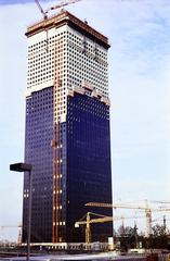 Franciaország, Courbevoie, La Défense üzleti központ Párizs elővárosában, a Tour Areva felhőkarcoló., 1974, Csaba László örökösei, színes, építkezés, felhőkarcoló, Fortepan #288353