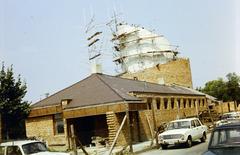 Hungary, Kaposvár, Béke utca, Szent József-templom., 1986, Csaba László örökösei, church, number plate, Lada-brand, scaffolding, construction, Fortepan #288589