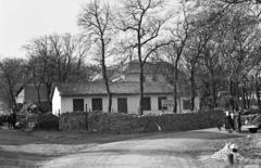 Magyarország,Balaton, Fonyód, Bartók Béla út 20., az Egyesült Izzólámpa és Villamossági Rt. Üdülője., 1950, Csaba László örökösei, tégla, Fortepan #288671