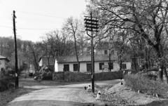 Magyarország,Balaton, Fonyód, Bartók Béla út 20., az Egyesült Izzólámpa és Villamossági Rt. Üdülője., 1950, Csaba László örökösei, villanyoszlop, Fortepan #288672