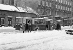 Magyarország, Budapest VIII., Baross utca, trolibusz-végállomás a Baross kocsiszín előtt., 1987, Prohászka Imre, Budapest, trolibusz, ZIU-márka, ZIU-9, Fortepan #288747