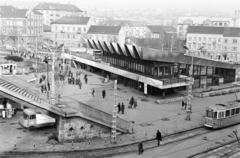 Hungary, Budapest II., Széll Kálmán (Moszkva) tér a Várfok utca és a Vérmező út találkozásától nézve. A metróállomás csarnoka., 1979, Prohászka Imre, Budapest, Fortepan #288748