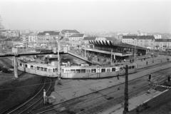 Hungary, Budapest II., Széll Kálmán (Moszkva) tér a Várfok utca és a Vérmező út találkozásától nézve. A metróállomás csarnoka., 1979, Prohászka Imre, tram, Budapest, Fortepan #288749