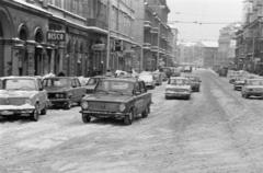 Magyarország, Budapest V.,Budapest IX., Vámház (Tolbuhin) körút a Fővám (Dimitrov) tér felől a Kálvin tér felé nézve., 1987, Prohászka Imre, Budapest, rendszám, Lada-márka, hó, automobil, Fortepan #288797