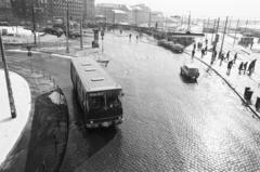 Magyarország, Budapest IX., Boráros tér, a Petőfi híd pesti hídfőjétől a Soroksári út felé nézve. Jobbra a csepeli HÉV végállomása., 1980, Prohászka Imre, Ikarus 260, BKV-szervezet, Budapest, Fortepan #288828