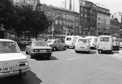 Magyarország, Budapest VII., Wesselényi utca a Dohány utcánál, háttérben a Károly (Tanács) körút házsora., 1981, Prohászka Imre, Budapest, rendszám, Fortepan #288938