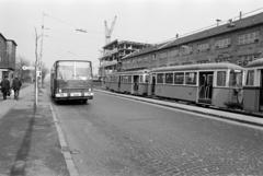 Magyarország, Budapest XIII., Béke utca, villamosmegálló a Frangepán utcánál., 1982, Prohászka Imre, rendszám, építkezés, villamos, Ikarus-márka, megállóhely, kockakő, Budapest, Fortepan #288983