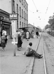 Magyarország, Budapest VIII., Fiumei (Mező Imre) út, villamosmegálló a Baross kocsiszín mellett., 1980, Prohászka Imre, Budapest, Fortepan #289146