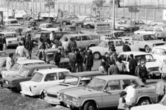 Magyarország, Budapest X., Albertirsai (Dobi István) út, használtautó-piac a BNV melletti parkolóban., 1985, Prohászka Imre, rendszám, automobil, Lada-márka, Trabant-márka, autópiac, Budapest, Skoda-márka, Skoda 105/120, Fortepan #289163