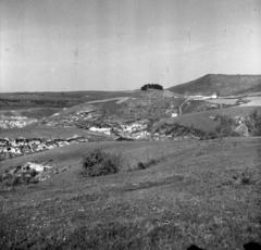 Magyarország, Cserépváralja, jobbra a távolban a hajdani L’Huillier-kastély kápolnája látható., 1962, Csaba László örökösei, tájkép, Fortepan #289390