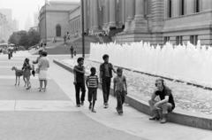 Amerikai Egyesült Államok, New York, 5th Avenue, Modern Művészetek Múzeuma (Museum of Modern Art / MoMA), David H. Koch Plaza., 1974, Bencseky Mátyás, Fortepan #289482