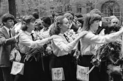 Hungary, Budapest VI., Munkácsy Mihály utca 26., a felvétel a Kölcsey Ferenc Gimnázium udvarán készült, ballagás alkalmával., 1979, Bencseky Mátyás, graduation, Budapest, Fortepan #289717