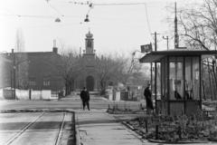 Magyarország, Budapest X., Kápolna tér, villamos végállomás, háttérben a Conti-kápolna., 1970, Bencseky Mátyás, Budapest, Fortepan #289836