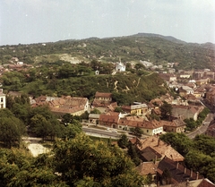 Magyarország, Esztergom, kilátás a várhegyről a város felé, szemben a Szent Tamás-hegy., 1982, Építésügyi Dokumentációs és Információs Központ, VÁTI, színes, látkép, Fortepan #29009