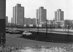 Magyarország, Budapest XI., Mérnök utcai óvoda, mögötte a Fejér Lipót (Török Ignác) utcai toronyházak az Etele (Szakasits Árpád) út 37. számú ház sarkától nézve., 1971, Építésügyi Dokumentációs és Információs Központ, VÁTI, játszótér, panelház, Skoda-márka, Fiat-márka, Polski Fiat-márka, Wartburg-márka, lámpaoszlop, Fiat 500, Budapest, Fortepan #29049