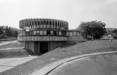 Magyarország, Budapest XII., Apor Vilmos (Lékai János) tér, Randevú eszpresszó a megkezdett nagytemplom altemploma fölé épített szolgáltatóházban., 1974, Hegyvidéki Helytörténeti Gyűjtemény, eszpresszó, Budapest, Fortepan #290596