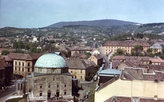 Magyarország, Pécs, Széchenyi tér a Dzsámival, szemben a Hunyadi János utca. Látkép a Városháza tornyából a Misina felé nézve., 1965, Építésügyi Dokumentációs és Információs Központ, VÁTI, templom, színes, városkép, látkép, Fortepan #29078