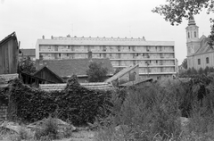 Magyarország, Zalaegerszeg, "Lordok Háza" (Kovács Károly tér 1.), jobbra a Nagytemplom., 1968, Építésügyi Dokumentációs és Információs Központ, VÁTI, templom, Fortepan #29106