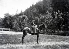 1908, Hodosi Róbert, horse, bowler hat, women's saddles, Fortepan #291102