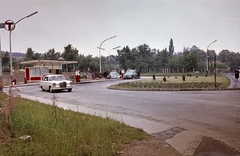 Magyarország, Leányfalu, benzinkút a 11-es út mellett., 1962, Építésügyi Dokumentációs és Információs Központ, VÁTI, színes, német gyártmány, Mercedes-márka, benzinkút, automobil, Wartburg 311/312, rendszám, Mercedes W111, Fortepan #29132