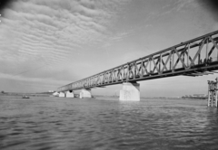 Hungary, Komarno, vasúti híd., 1955, UVATERV, railway, bridge, railway bridge, Gerő Szikszay-design, Fortepan #2917