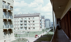 Magyarország, Uránváros, Pécs, a Hajnóczy út épületei a Kőrösi Csoma Sándor utca felől., 1961, Építésügyi Dokumentációs és Információs Központ, VÁTI, színes, lakótelep, utcakép, Fortepan #29195