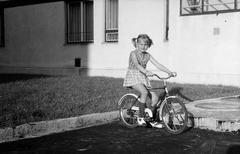 1968, Dusik, girl, kid's bicycle, Fortepan #292072