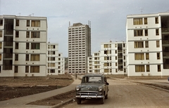 Magyarország, Miskolc, Pozsonyi utca, szemben a Szentpéteri kapui toronyház., 1966, Építésügyi Dokumentációs és Információs Központ, VÁTI, színes, szovjet gyártmány, építkezés, lakótelep, utcakép, taxi, Moszkvics-márka, automobil, Moszkvics 407, rendszám, magasház, Fortepan #29209