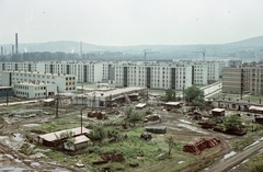 Magyarország, Miskolc, Dél - Kilián, Könyves Kálmán utca az épülő Kandó Kálmán utca felől, szemben a Gagarin utca torkolata., 1965, Építésügyi Dokumentációs és Információs Központ, VÁTI, színes, építkezés, lakótelep, kémény, Fortepan #29218