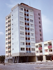 Magyarország, Miskolc, Észak - Kilián, Kiss tábornok út - Dorottya utca sarok, toronyház, tetején kerül kialakításra a csillagvizsgáló., 1962, Építésügyi Dokumentációs és Információs Központ, VÁTI, színes, Fortepan #29219