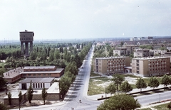 Magyarország, Dunaújváros, Építők útja a Garzonház (Nővérszálló) tetejéről nézve., 1962, Építésügyi Dokumentációs és Információs Központ, VÁTI, színes, víztorony, Fortepan #29245