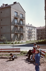 Magyarország, Uránváros, Pécs, Hajnóczy út a Körösi Csoma Sándor utca felé nézve., 1961, Építésügyi Dokumentációs és Információs Központ, VÁTI, színes, pad, Fortepan #29262