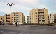 Magyarország, Uránváros, Pécs, Páfrány utca a Makay István úti kereszteződéstől nézve., 1966, Építésügyi Dokumentációs és Információs Központ, VÁTI, színes, autóbusz, magyar gyártmány, Ikarus-márka, Ikarus 60, Fortepan #29265