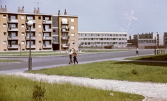 Magyarország, Budapest XXI., Csepel, Csillagtelep, Jupiter utca, jobbra hátul a Tejút utca 10. szám alatti iskola., 1968, Építésügyi Dokumentációs és Információs Központ, VÁTI, iskola, színes, Budapest, Fortepan #29272