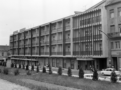 Magyarország, Kaposvár, Ady Endre utca a Kossuth tér felé nézve, Hotel Kapos., 1968, Építésügyi Dokumentációs és Információs Központ, VÁTI, Fortepan #29347