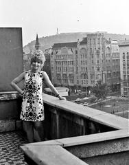 Hungary, Budapest VI., a felvétel a Bajcsy-Zsilinszky út 5. számú ház teraszán készült. Háttérben a Deák Ferenc tér épületei és a Gellért-hegy., 1971, Erős Csaba, Budapest, Fortepan #293974