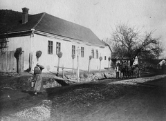 Romania,Transylvania, Sebiș, 1930, Szávoszt-Vass Dániel, village, chariot, street view, man, woman, watering can, Fortepan #29408