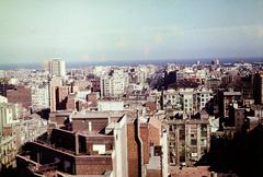Spanyolország, Barcelona, kilátás a Sagrada Família (Szent Család) templomból a Földközi-tenger felé, a kép közepén a Carrer de la Marina / Calle de la Marina., 1974, Kristek Pál, színes, Fortepan #294194