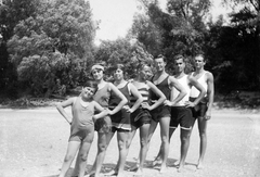 Hungary, Göd, Alsógöd (ekkor önálló, ma a város része), Gödi-sziget., 1930, Szávoszt-Vass Dániel, bathing suit, tableau, women, men, summer, shore, kid, akimbo, striped dress, height chart, Fortepan #29423