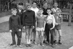 Magyarország, Balatonmáriafürdő, PM gyereküdülő., 1964, Gál László, park, csoportkép, fiúk, ping pong asztal, Fortepan #29480