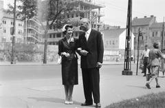 Magyarország, Budapest VIII., Harminckettesek tere, a háttérben jobbra a Rigó utca épületei., 1959, Szilágyi Lajosné, Budapest, Fortepan #294818