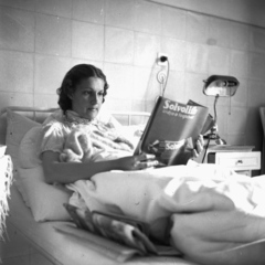 1938, Kölcsey Ferenc Dunakeszi Városi Könyvtár / Petanovits fényképek, light, reading, medical institution, interior, bed, plug, badside table, Solvolith-brand, Fortepan #29681