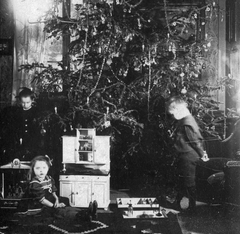 1909, Cholnoky Tamás, Christmas, christmas tree, toy, kids, baby furniture, Fortepan #29747