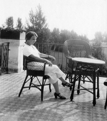 1930, Cholnoky Tamás, portrait, wicker chair, terrace, summer, woman, garden furniture, Fortepan #29839