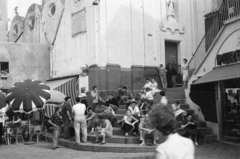 Olaszország, Capri, a Piazza Umberto I (Piazzetta) és a via l'Abate sarkán lévő lépcső, háttérben a Szent István (Santo Stefano) templom., 1960, Csőke József, utcakép, lépcső, Fortepan #30023