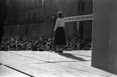 Magyarország, Budapest IX., Kinizsi utcai foghíj telek a Közraktár utcánál., 1949, Fortepan, politikai dekoráció, színpad, ünnep, Budapest, Fortepan #30053