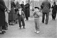 1954, Németh Tamás, cigaretta, trombita, kisfiú, szövetruha, Fortepan #30101