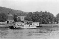 1965, Szalontai Tamás, helységnév tábla, hajó, Fortepan #302054